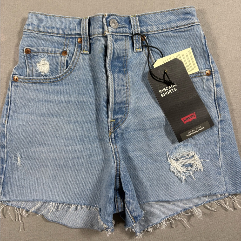 Levis NWT Ribcage Button Fly Light Wash Distressed Denim Shorts Women’s Size 24